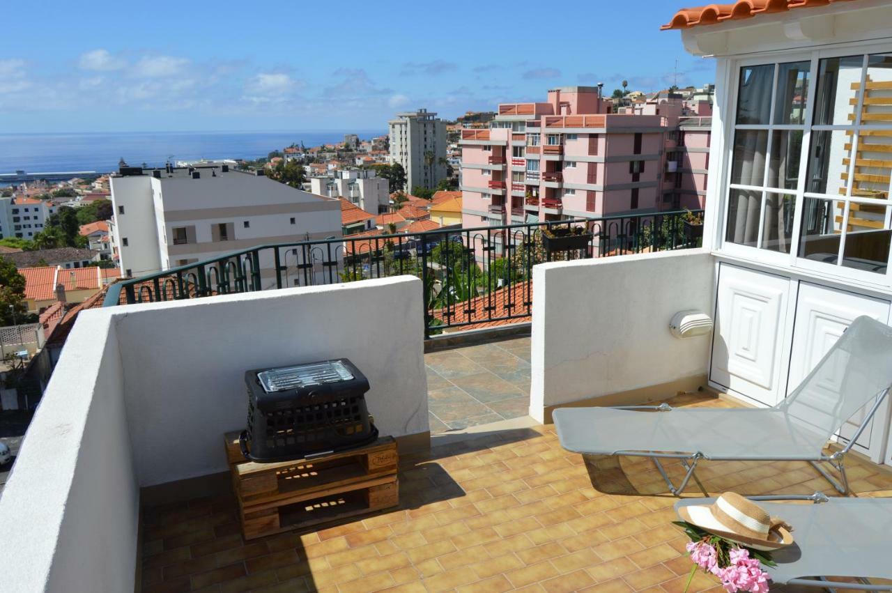 Top Floor With Balcony In Funchal Exterior photo