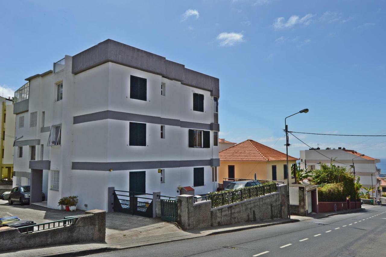 Top Floor With Balcony In Funchal Exterior photo