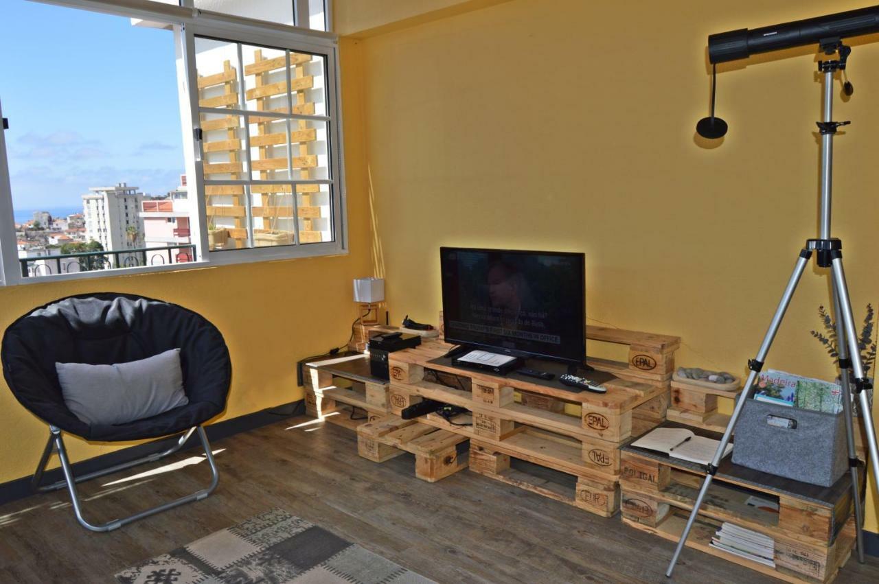Top Floor With Balcony In Funchal Exterior photo